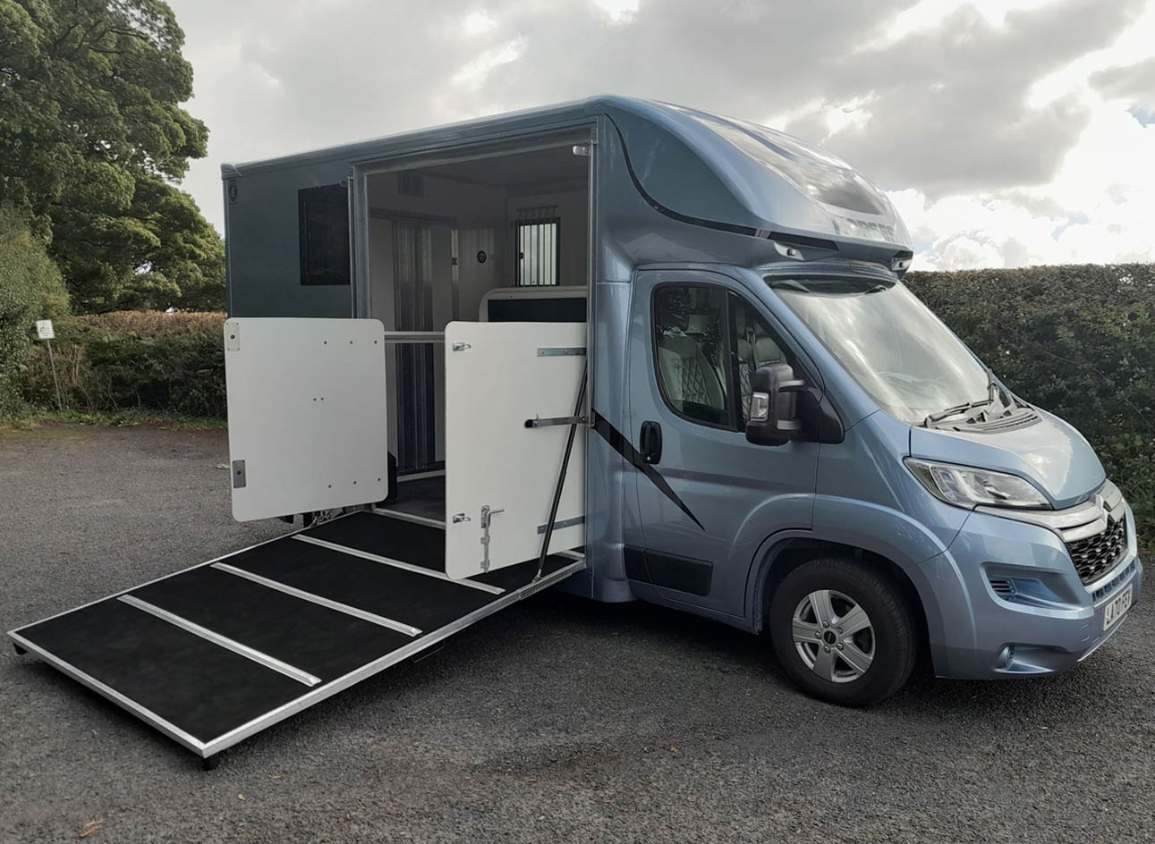 3.5 tonne lorry for sale